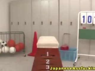 Japans huisvrouw krijgt een anaal creampie