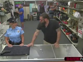 Voluptuous polisi woman wants to pawn her weapon and ends up fucked by shawn