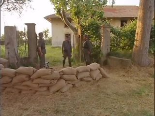 Niñas retenida cautivo, militar x calificación vídeo