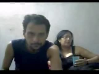 Indiškas prisirpęs pora ponas ir mrs gupta į internetinė kamera